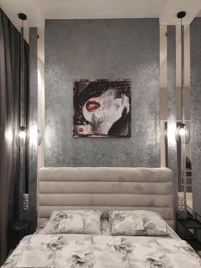 Однокомнатная Форум-Центр Apartment Lviv Ngoại thất bức ảnh