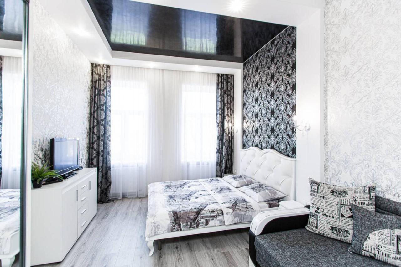 Однокомнатная Форум-Центр Apartment Lviv Ngoại thất bức ảnh