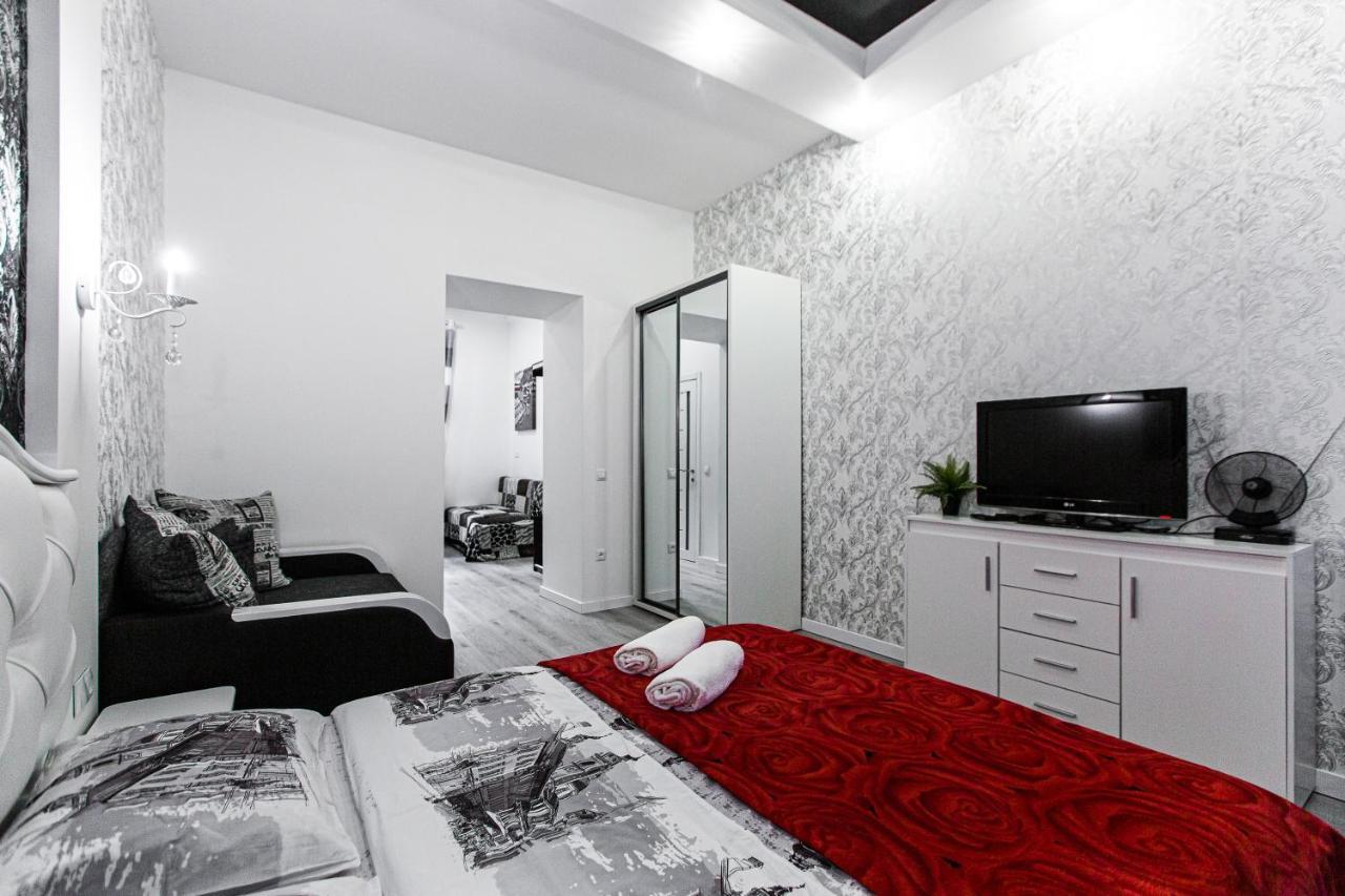 Однокомнатная Форум-Центр Apartment Lviv Ngoại thất bức ảnh