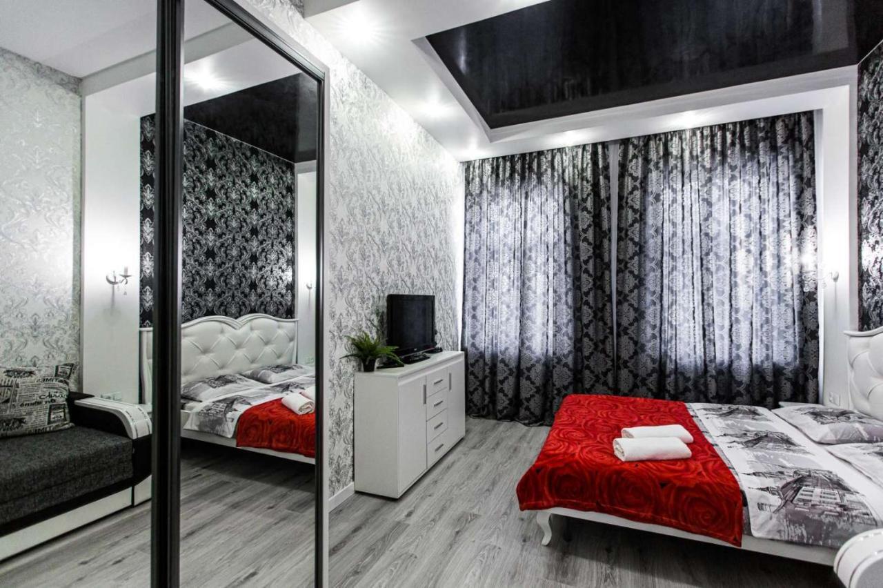 Однокомнатная Форум-Центр Apartment Lviv Ngoại thất bức ảnh