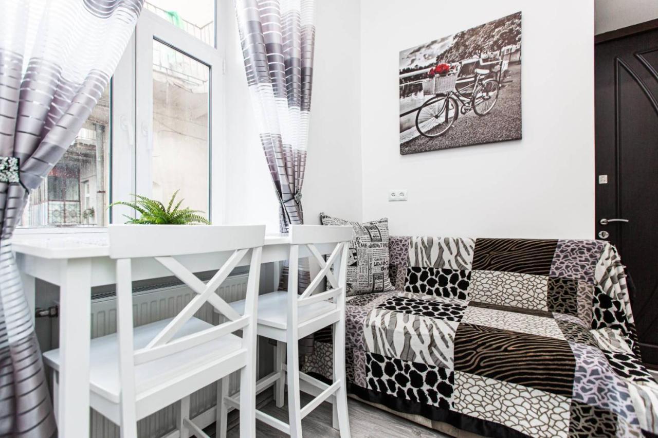 Однокомнатная Форум-Центр Apartment Lviv Ngoại thất bức ảnh